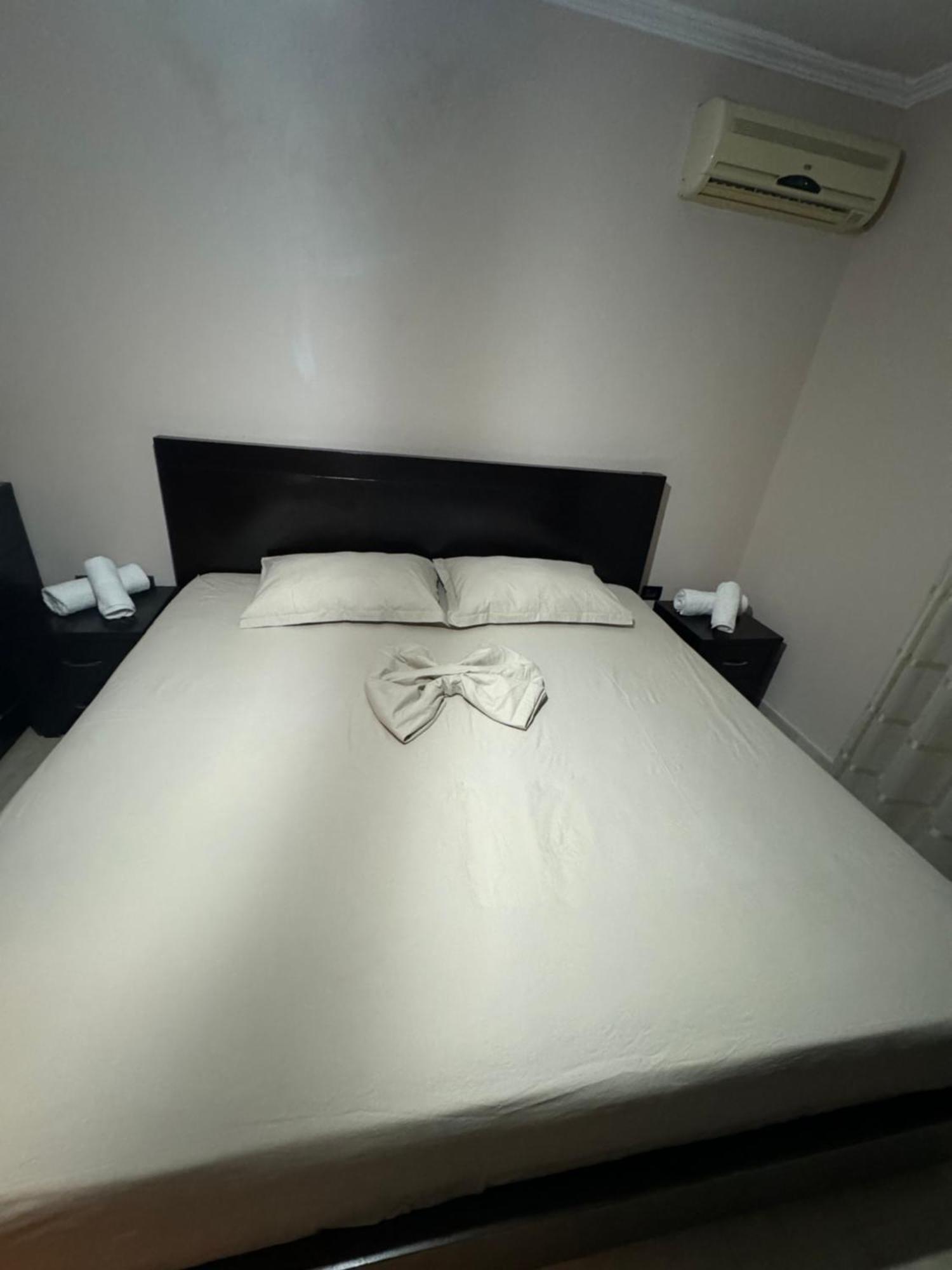 Toptani Center Apartment 地拉那 外观 照片